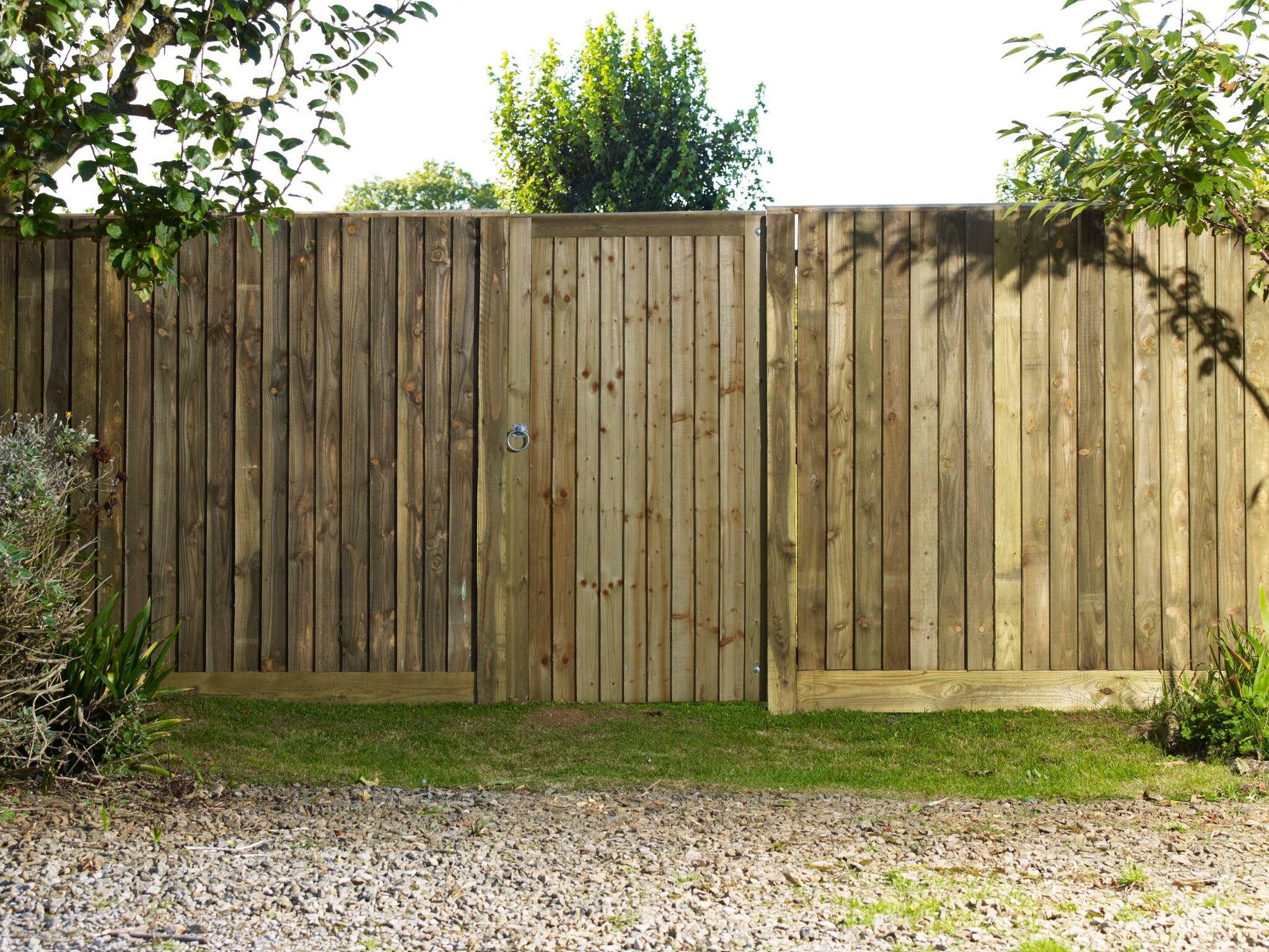 Elmwood Fencing supplies - Suppliers of all types of Garden fencing.